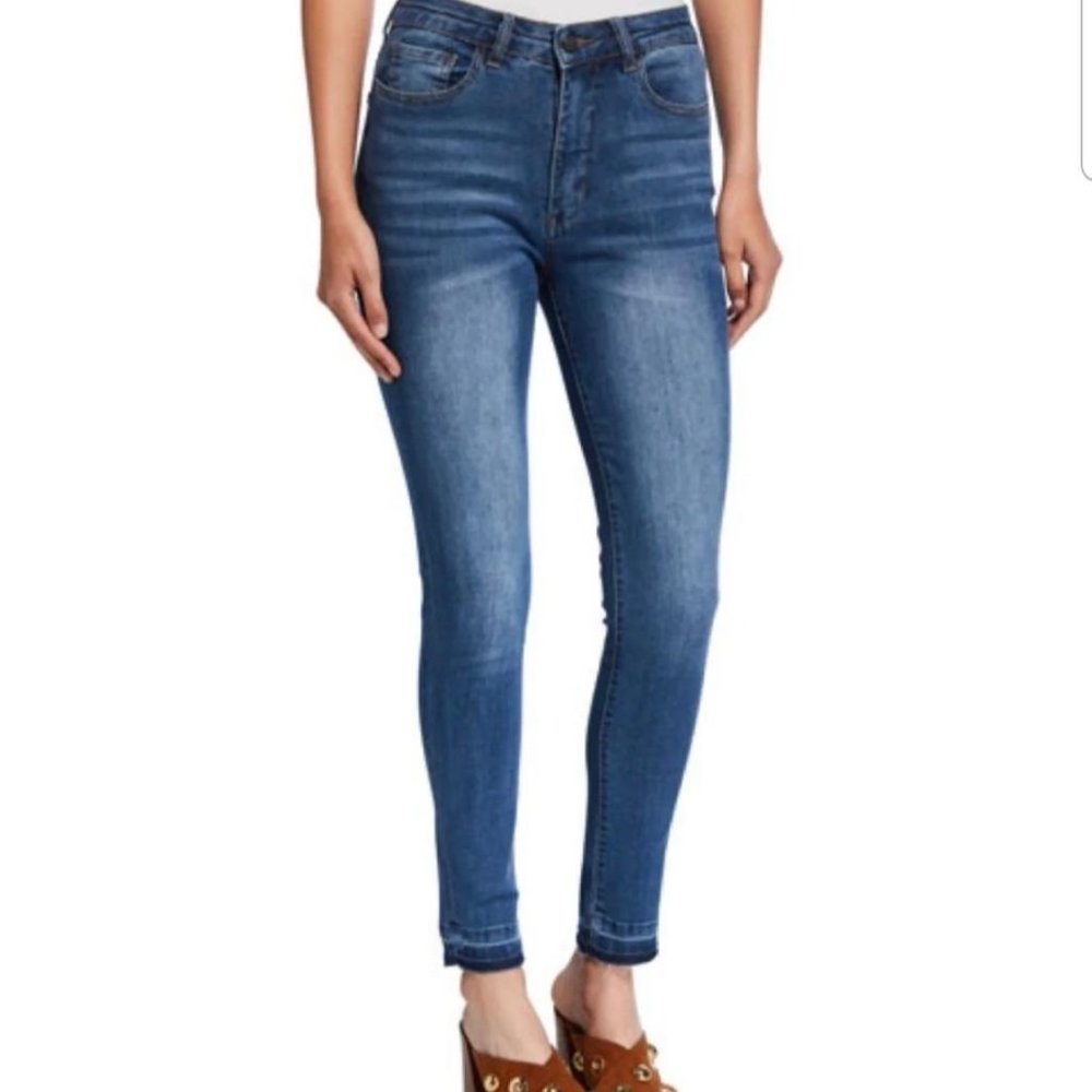 NWT Halston High-Rise Skinny Jean, Size 6, Release Hem, Medium Blue, 29" inseam